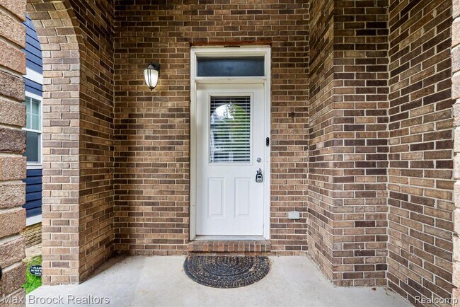 Foto del edificio - 3833 Forester Blvd