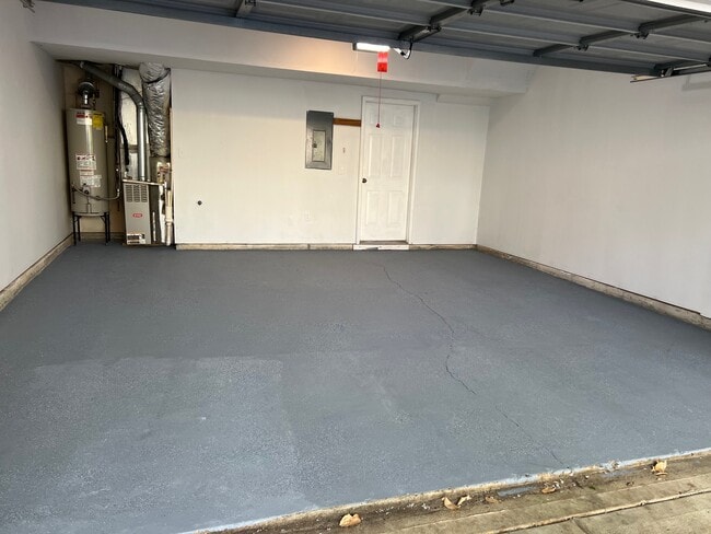 2 Car Garage - 3338 Chastain Gardens Dr NW