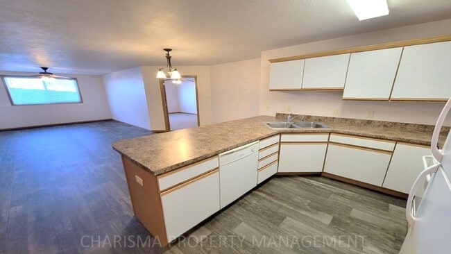 Interior Photo - West Oaks Estate