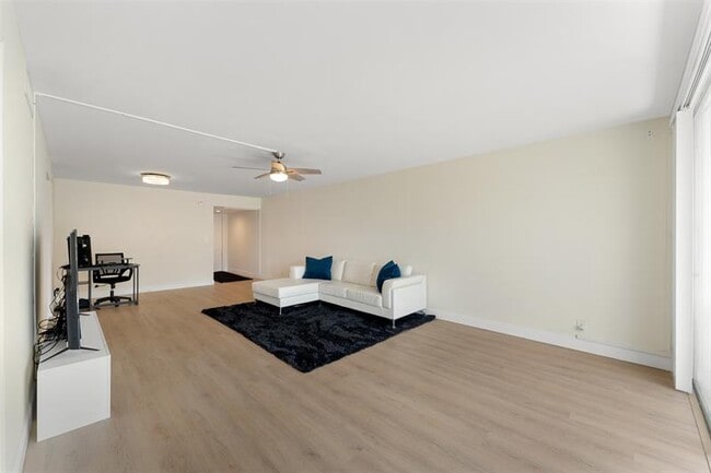 Foto del edificio - 2650 S Course Dr