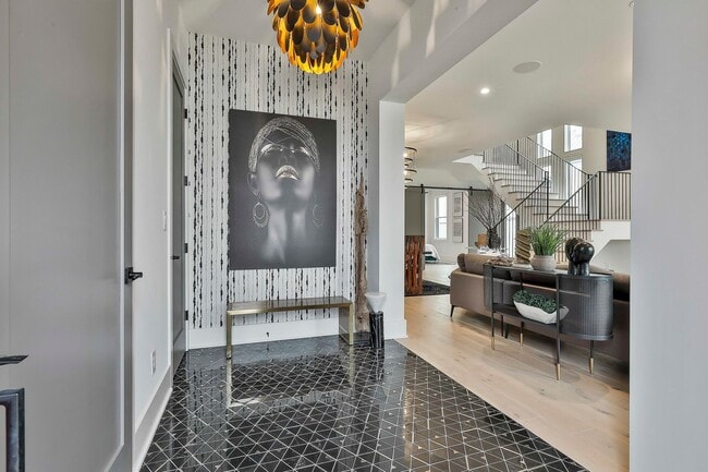 Foto del edificio - Modern Luxury Estate with Rooftop Deck in ...