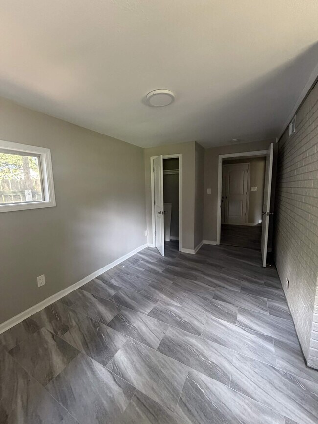 Building Photo - 4491 Dunn Ave