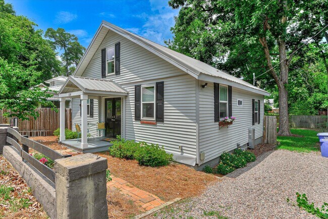 Building Photo - 116 Edgefield Ave NW