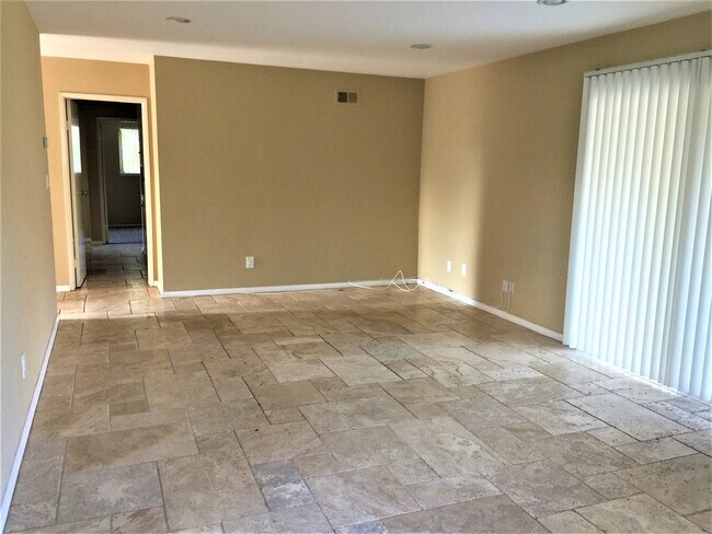 Foto del edificio - Spacious Lake Murray 4 Bedroom Home with Large Yard in Quiet San Diego Neighborhood