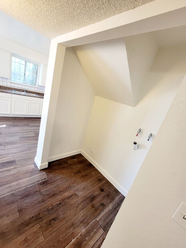 Foto del edificio - 3308 E Olive Ave