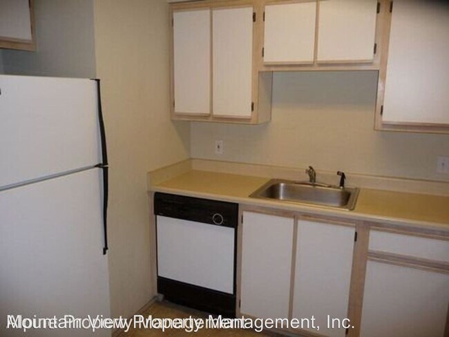 Building Photo - 2720 NE Mesa Ct