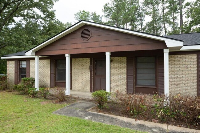 Building Photo - 3506 Cranbrook Dr