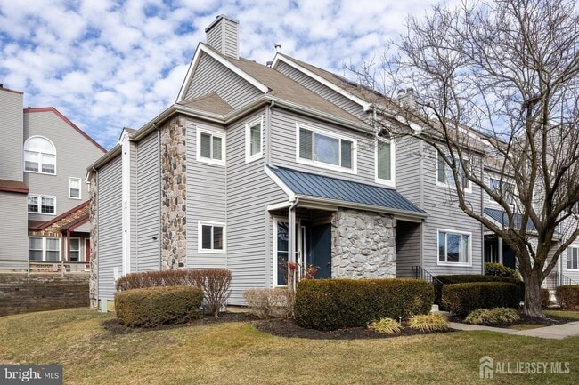Building Photo - 511 Chanticleer