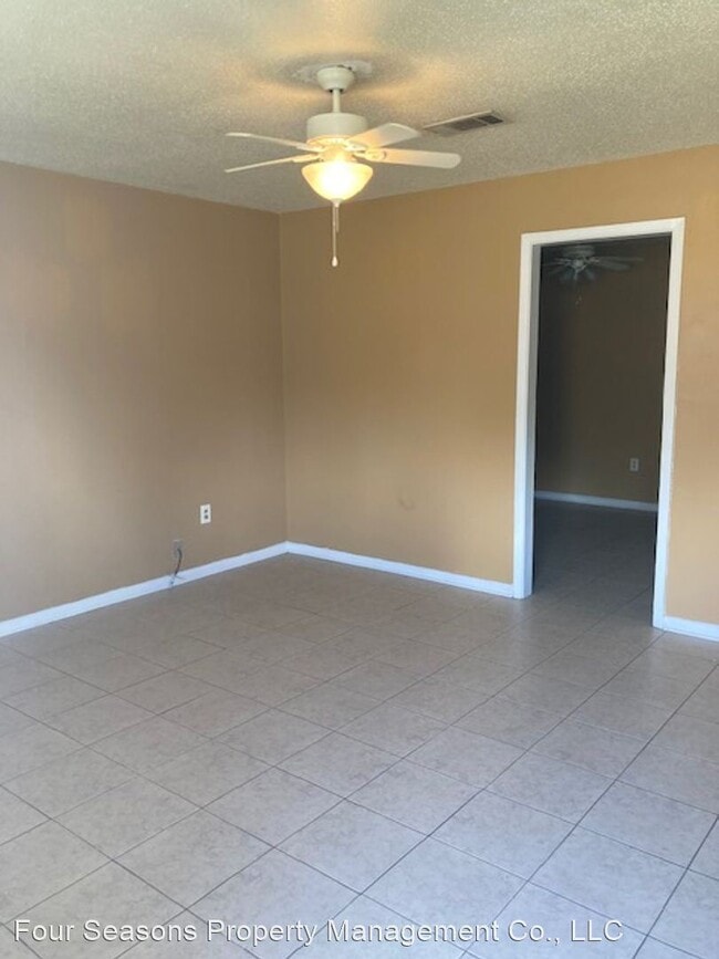 Building Photo - 3 br, 1 bath House - 2606 West DavId Drive