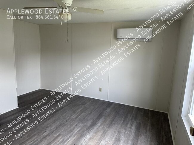 Foto del edificio - 251 Pebble Rock Cir