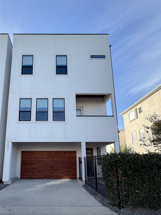 Building Photo - 1611 Parker St