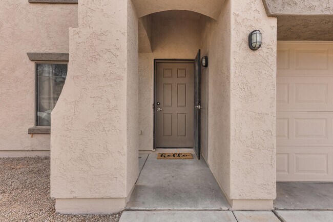 Foto del edificio - 43631 W Cowpath Rd