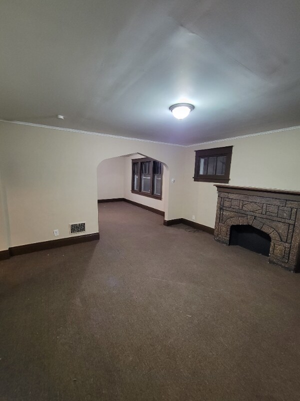 Primary Photo - 132 Ivanhoe Rd