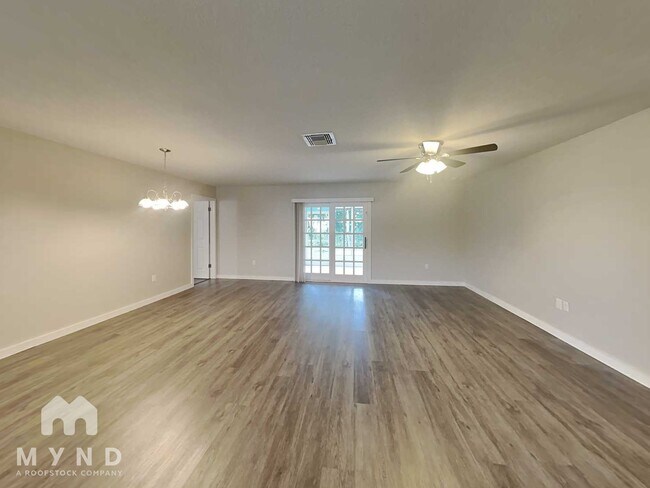 Foto del edificio - 8610 Sagewood Dr