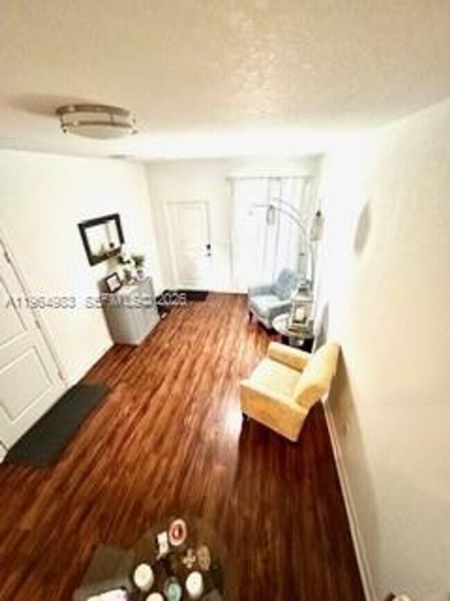 Foto del edificio - 15927 SW 2nd Dr