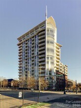 Building Photo - 505 E 6th St