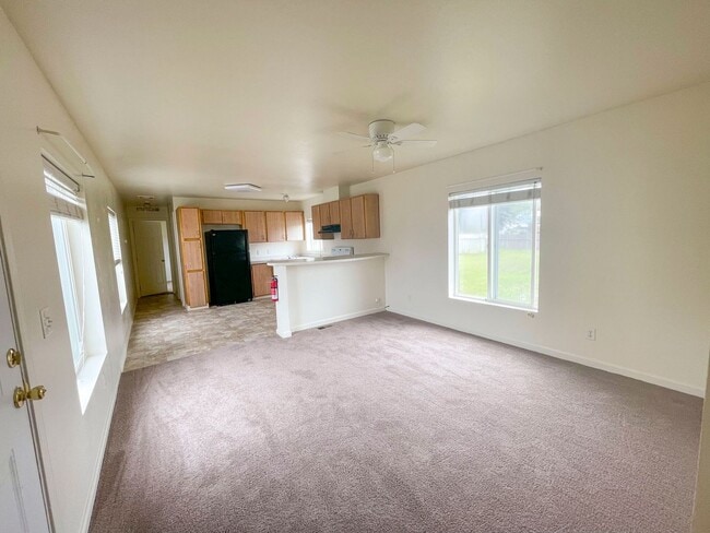 Building Photo - Close To Eureka and College of the Redwoods. Open Floor Plan. 2 Bathrooms!