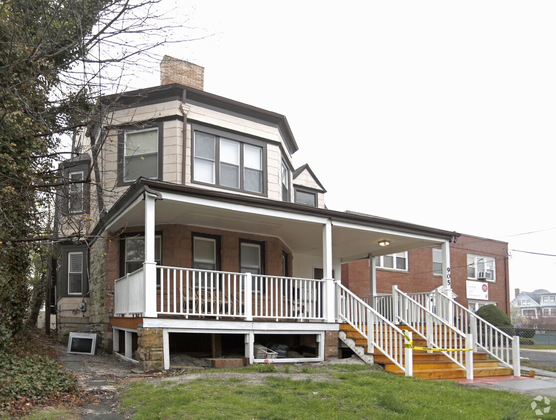 Foto del edificio - 905 Grand Ave