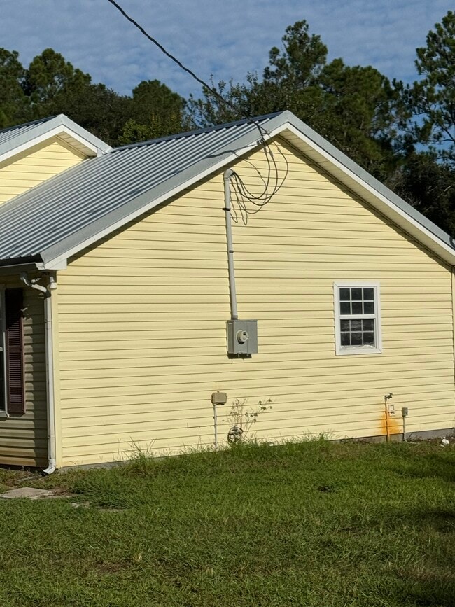 Foto del edificio - 24899 Crawford Rd