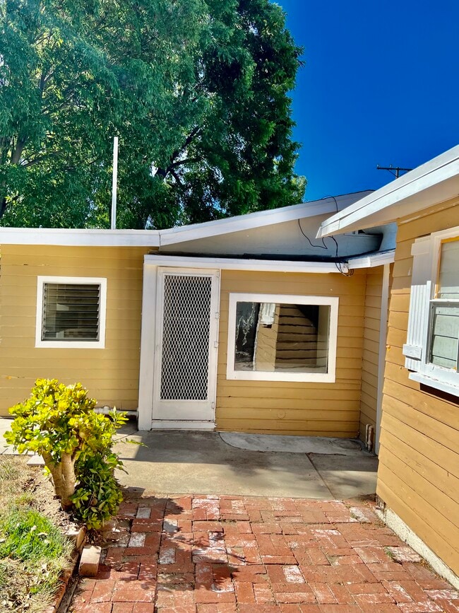 Building Photo - 6039 Friends Ave