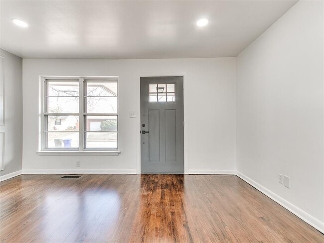 Building Photo - 1212 Caddell Ln