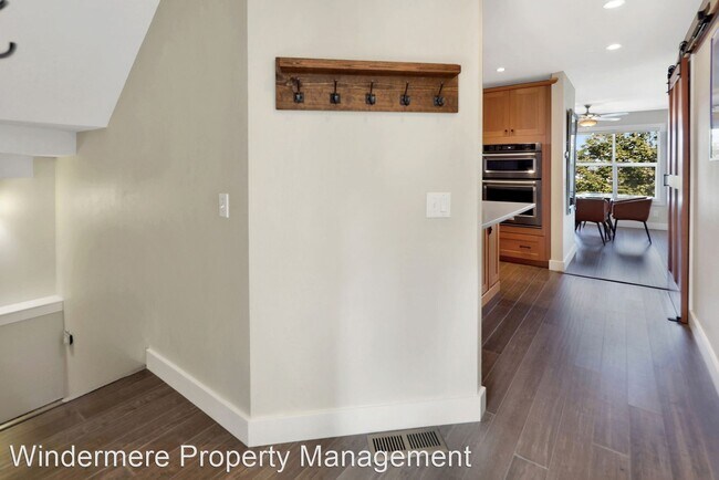Building Photo - 2 br, 2 bath House - 701 N State 103