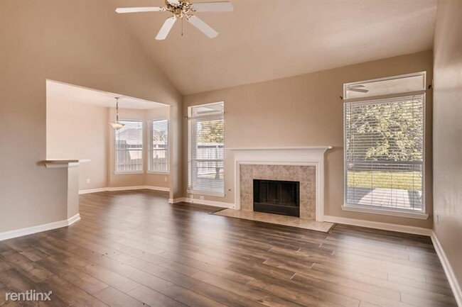 Building Photo - 4 br, 2.5 bath House - 17926 Camden Oaks L...