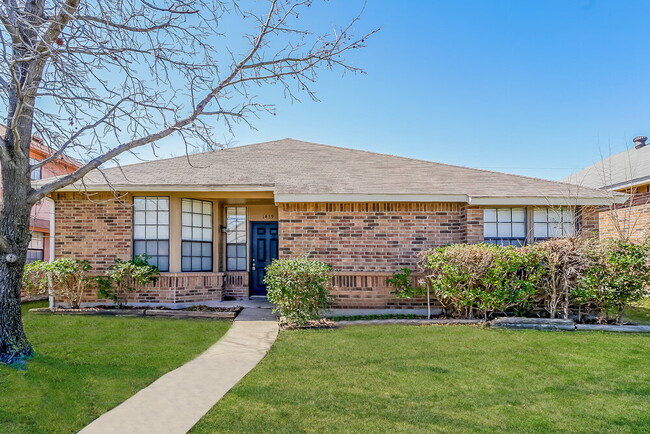 Building Photo - 1439 Colborne Dr