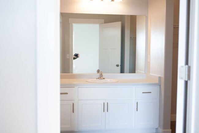 Foto del edificio - 3695 W 2280 North # D301 Lehi, UT 84043