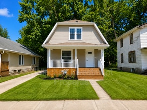 Building Photo - 426 Hazel Ave
