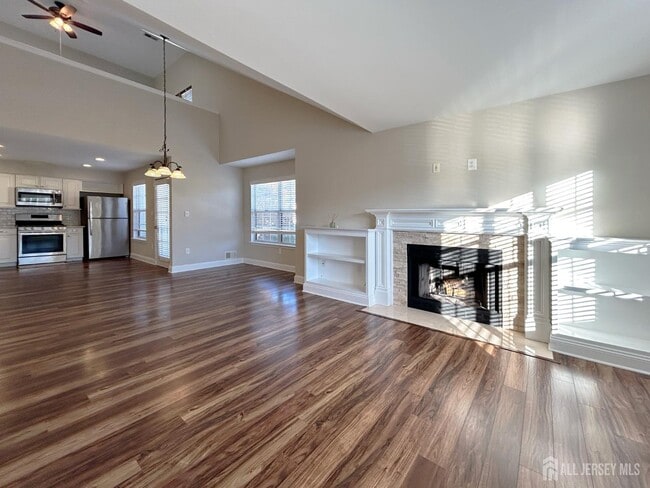 Building Photo - 3108 Vroom Dr