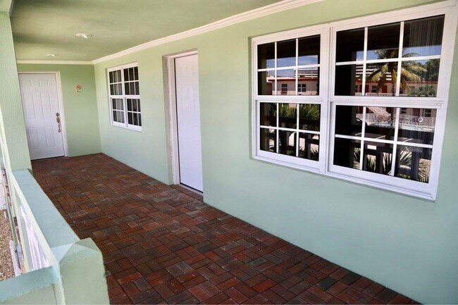 Foto del edificio - 1340 SE 3rd Ct