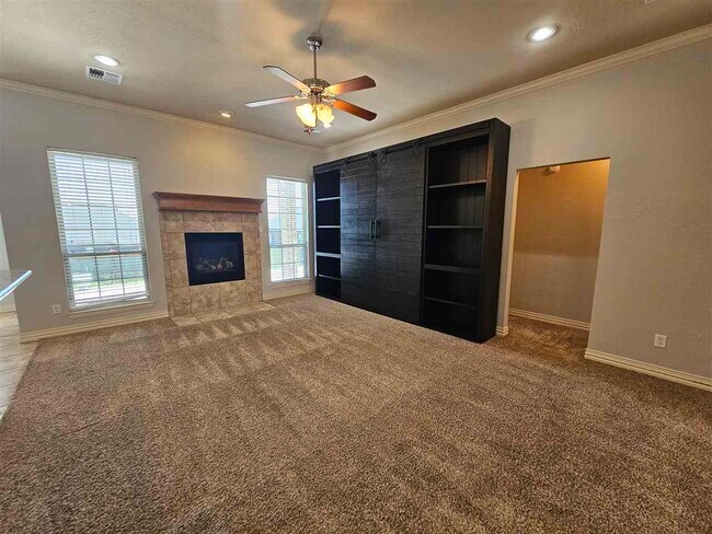Building Photo - 6 NE Summerwood Dr