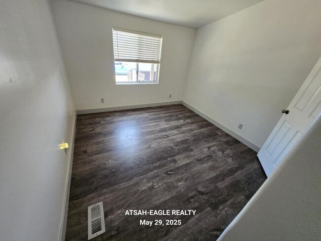 Building Photo - 853 Sandpiper Dr