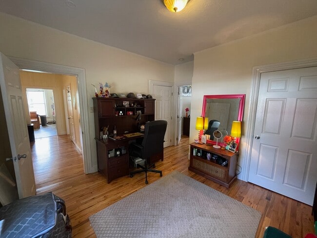 Building Photo - 13 Capron St