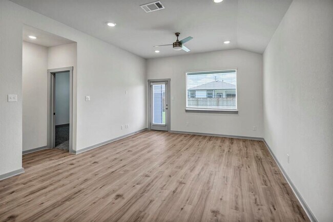 Foto del edificio - 108 Windsor Blvd