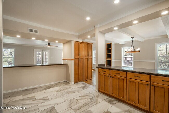 Foto del edificio - 847 Clubhouse Dr
