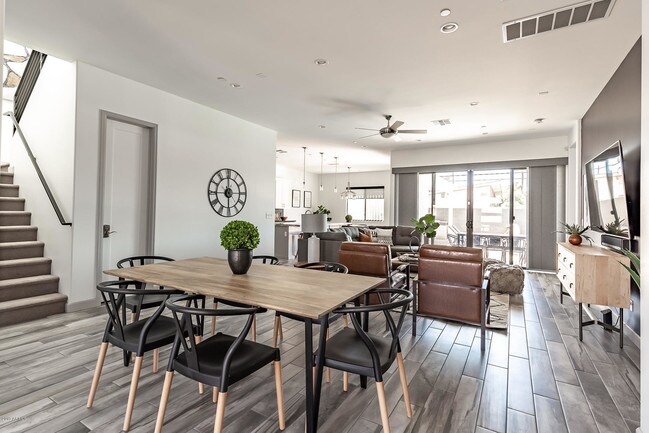 Foto del edificio - 6625 E 6th St