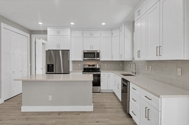 Building Photo - 7807 Chesebro Ave