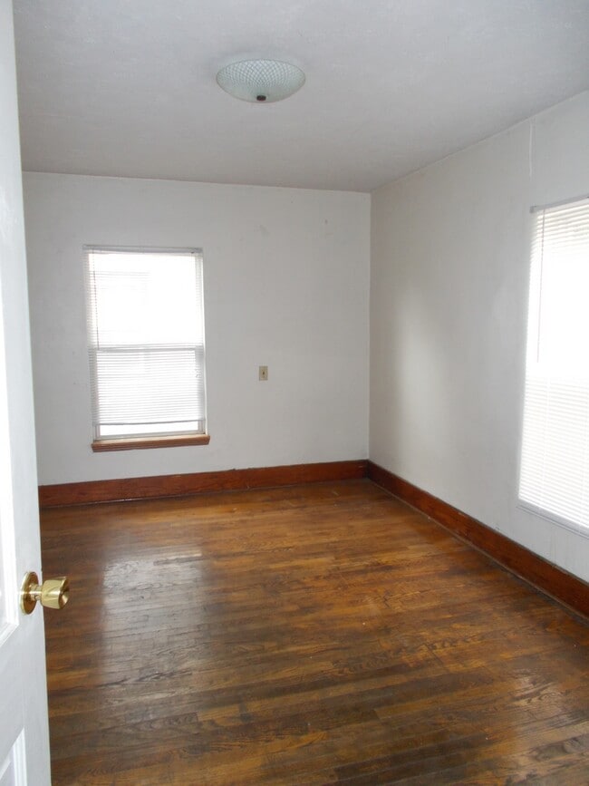 Building Photo - 319 S Johnson St