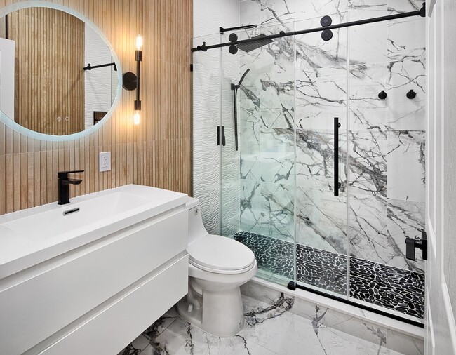 Building Photo - 395 Kingston Ct