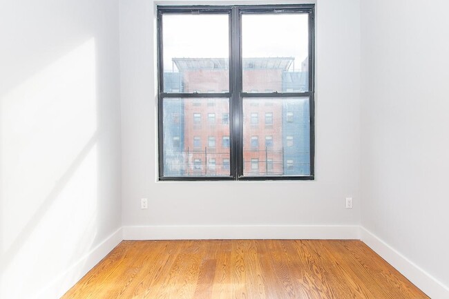 Building Photo - 1556 Fulton St