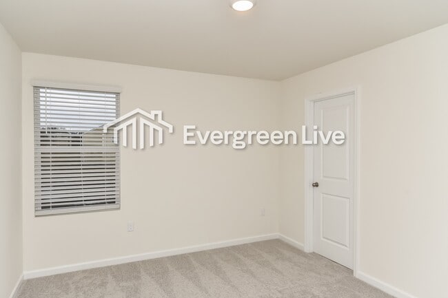 Building Photo - 169 Snowdrop Ave