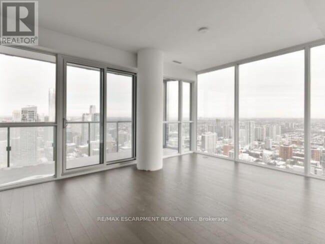 Building Photo - 15-4615 Grenville St