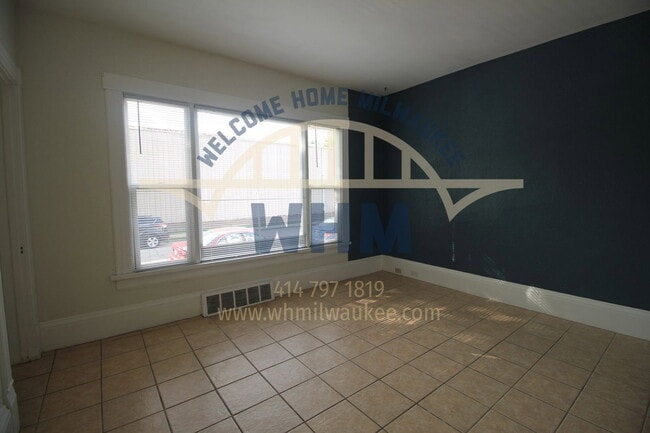 Building Photo - 1140 N 50th Pl