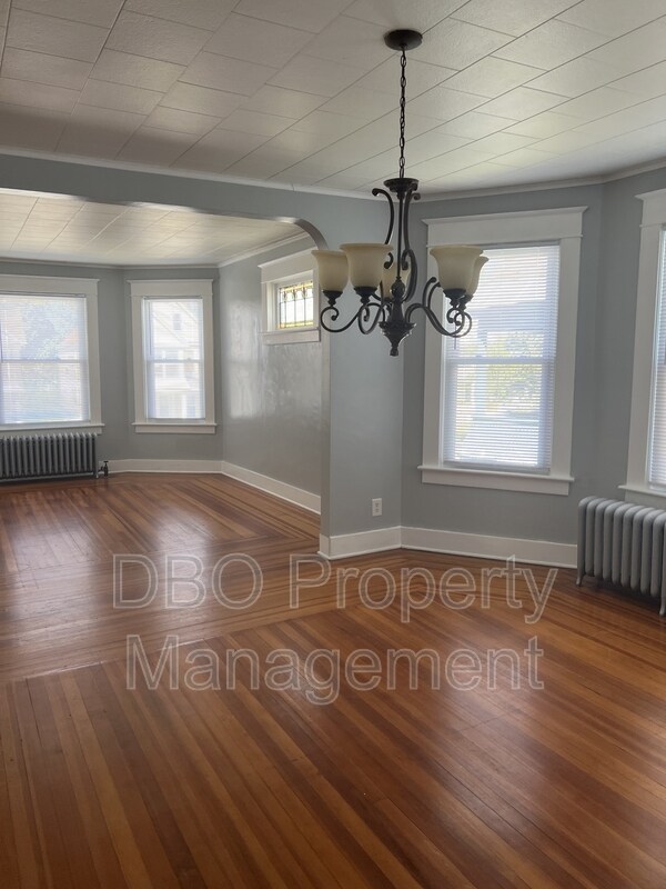 Foto del edificio - 822 Hampton Ave