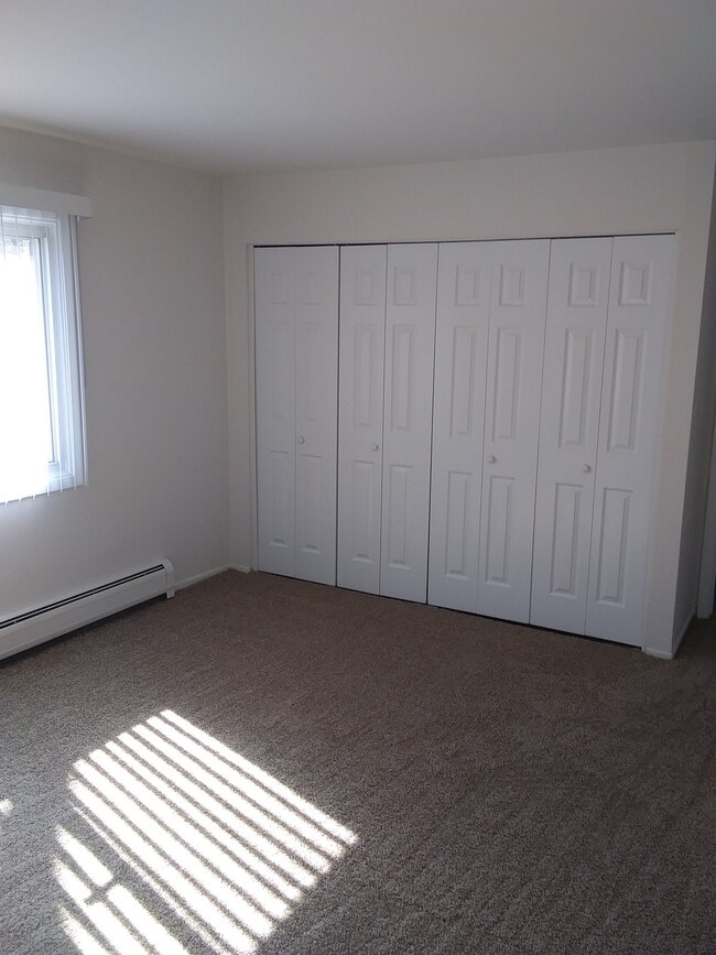 Building Photo - 538 Creekwood Ct