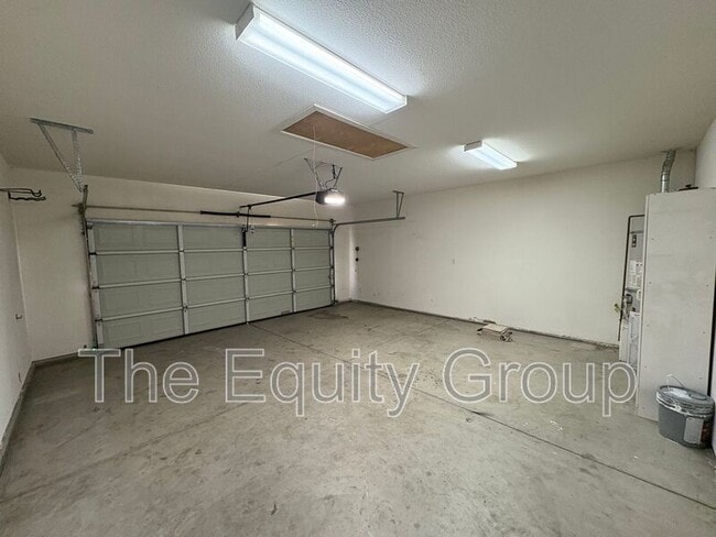 Building Photo - 1016 E Arlen Ave