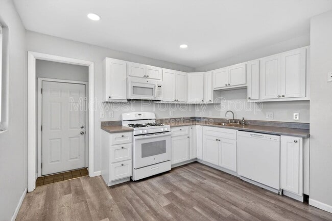 Building Photo - 1540 Aspen Dr