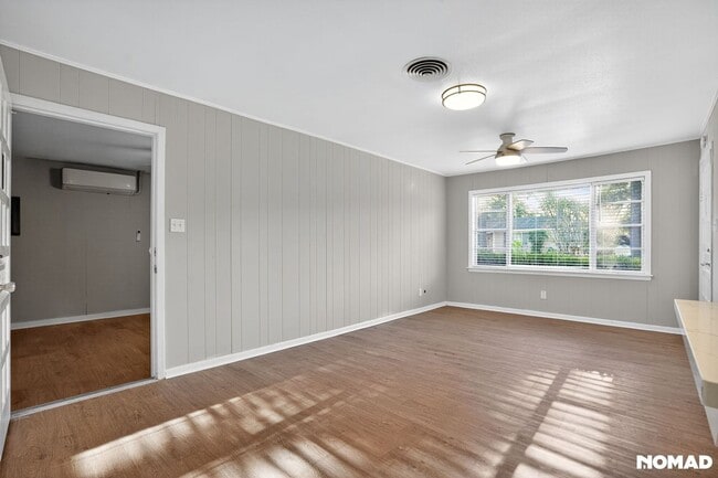 Building Photo - 210 Mize St